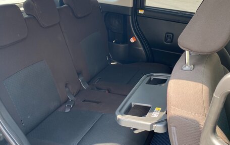 Toyota Roomy I, 2022 год, 1 190 000 рублей, 5 фотография