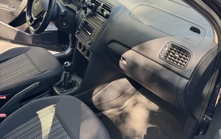 Volkswagen Polo VI (EU Market), 2015 год, 860 000 рублей, 19 фотография
