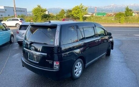 Toyota ISis I, 2013 год, 960 000 рублей, 7 фотография