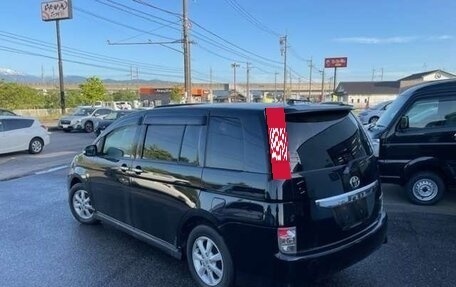 Toyota ISis I, 2013 год, 960 000 рублей, 5 фотография