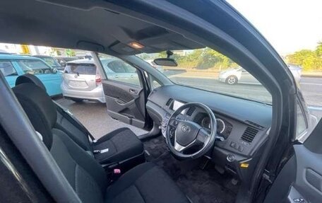 Toyota ISis I, 2013 год, 960 000 рублей, 9 фотография