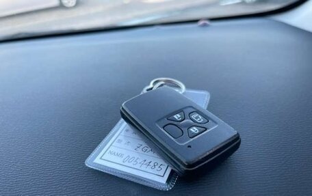 Toyota ISis I, 2013 год, 960 000 рублей, 17 фотография