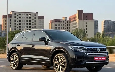 Volkswagen Touareg III, 2022 год, 4 750 000 рублей, 3 фотография