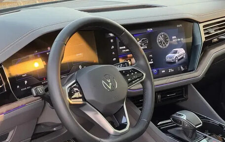 Volkswagen Touareg III, 2022 год, 4 750 000 рублей, 15 фотография