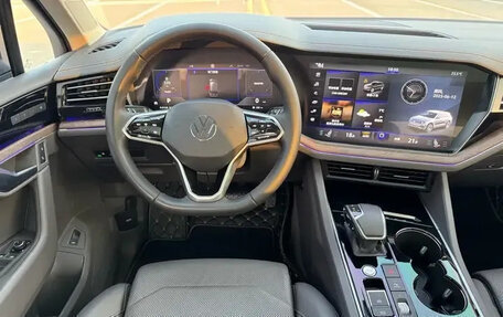 Volkswagen Touareg III, 2022 год, 4 750 000 рублей, 13 фотография