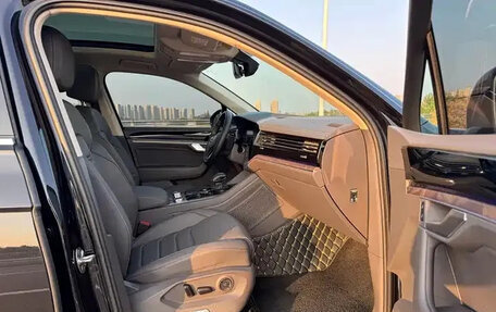 Volkswagen Touareg III, 2022 год, 4 750 000 рублей, 21 фотография
