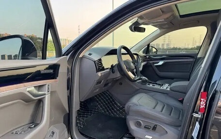 Volkswagen Touareg III, 2022 год, 4 750 000 рублей, 14 фотография