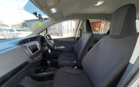 Toyota Vitz, 2015 год, 752 580 рублей, 7 фотография