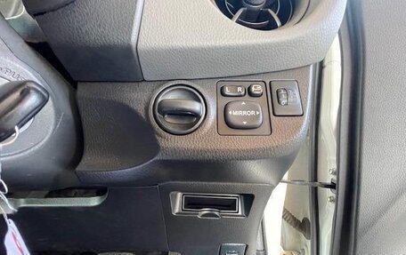 Toyota Vitz, 2015 год, 752 580 рублей, 30 фотография