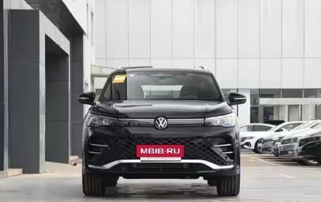 Volkswagen Tiguan, 2025 год, 4 050 000 рублей, 2 фотография