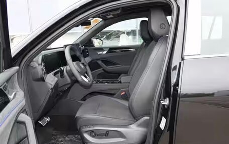 Volkswagen Tiguan, 2025 год, 4 050 000 рублей, 13 фотография