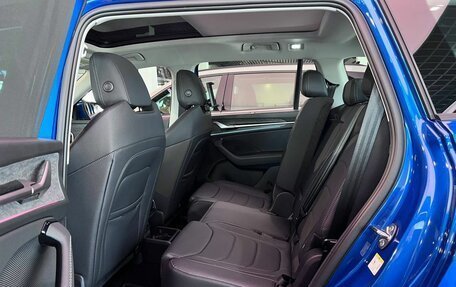 Skoda Kodiaq, 2025 год, 5 600 000 рублей, 10 фотография