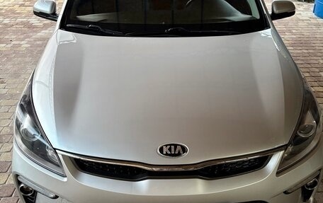 KIA Rio IV, 2018 год, 1 570 000 рублей, 2 фотография