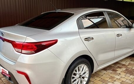 KIA Rio IV, 2018 год, 1 570 000 рублей, 4 фотография