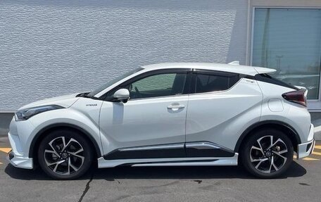 Toyota C-HR I рестайлинг, 2017 год, 1 670 000 рублей, 2 фотография