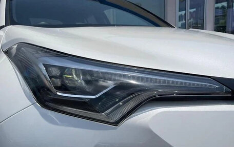 Toyota C-HR I рестайлинг, 2017 год, 1 670 000 рублей, 16 фотография
