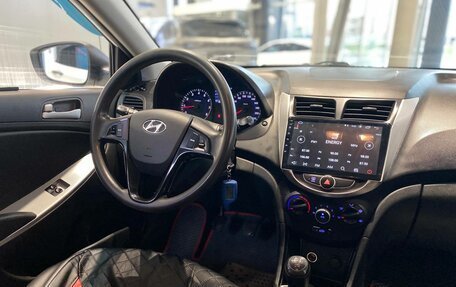 Hyundai Solaris II рестайлинг, 2013 год, 720 000 рублей, 3 фотография