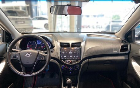 Hyundai Solaris II рестайлинг, 2013 год, 720 000 рублей, 4 фотография