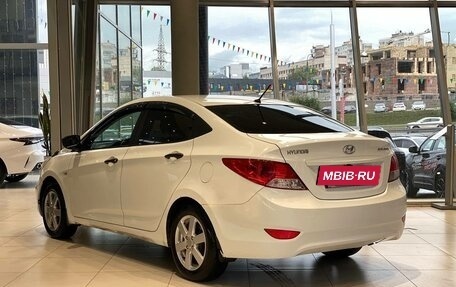 Hyundai Solaris II рестайлинг, 2013 год, 720 000 рублей, 8 фотография