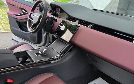 Land Rover Range Rover Evoque II, 2024 год, 5 000 000 рублей, 17 фотография