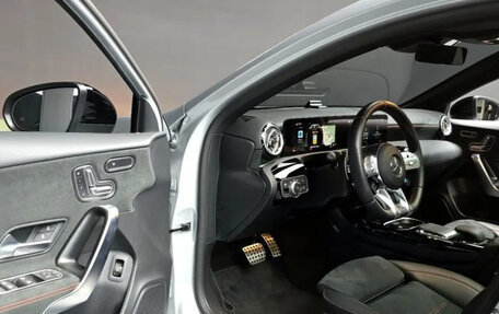 Mercedes-Benz A-Класс, 2022 год, 1 995 000 рублей, 6 фотография