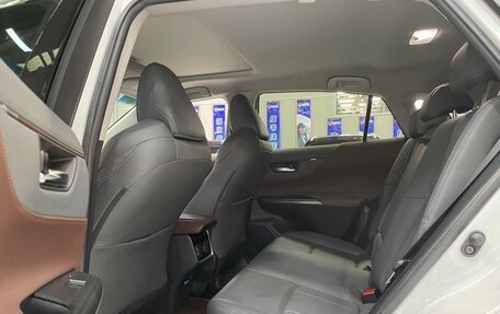 Toyota Harrier, 2022 год, 3 030 000 рублей, 6 фотография
