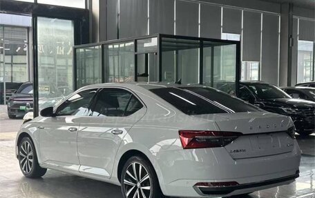 Skoda Superb III рестайлинг, 2022 год, 1 910 000 рублей, 6 фотография