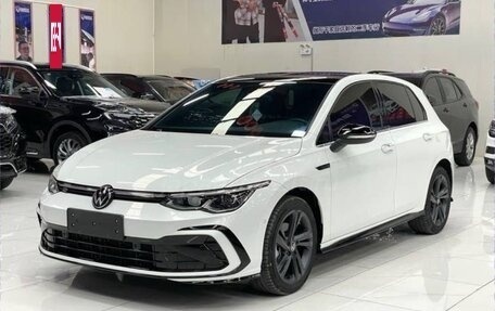 Volkswagen Golf VIII, 2022 год, 1 992 000 рублей, 2 фотография