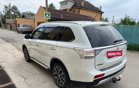 Mitsubishi Outlander III рестайлинг 3, 2014 год, 1 550 000 рублей, 13 фотография