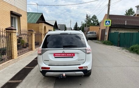 Mitsubishi Outlander III рестайлинг 3, 2014 год, 1 550 000 рублей, 8 фотография