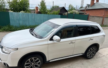 Mitsubishi Outlander III рестайлинг 3, 2014 год, 1 550 000 рублей, 23 фотография