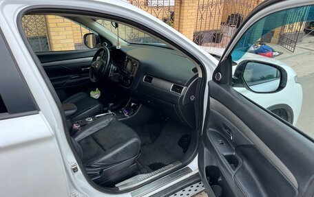 Mitsubishi Outlander III рестайлинг 3, 2014 год, 1 550 000 рублей, 21 фотография
