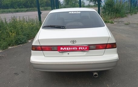 Toyota Camry, 1998 год, 380 000 рублей, 2 фотография