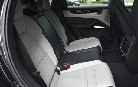 Porsche Cayenne III, 2025 год, 18 900 000 рублей, 29 фотография