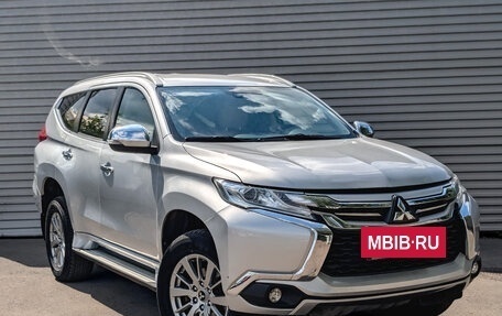 Mitsubishi Pajero Sport III рестайлинг, 2018 год, 2 835 000 рублей, 3 фотография