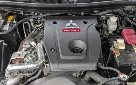 Mitsubishi Pajero Sport III рестайлинг, 2018 год, 2 835 000 рублей, 9 фотография