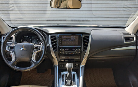 Mitsubishi Pajero Sport III рестайлинг, 2018 год, 2 835 000 рублей, 14 фотография