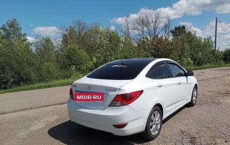 Hyundai Solaris II рестайлинг, 2011 год, 620 000 рублей, 5 фотография