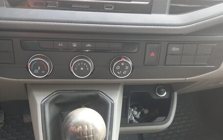 Volkswagen Transporter T6 рестайлинг, 2021 год, 3 700 000 рублей, 10 фотография