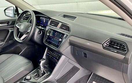 Volkswagen Tiguan II, 2022 год, 4 199 000 рублей, 17 фотография