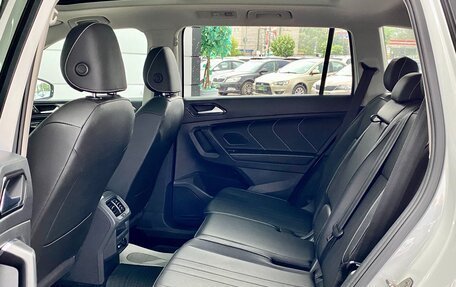 Volkswagen Tiguan II, 2022 год, 4 199 000 рублей, 37 фотография