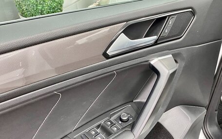 Volkswagen Tiguan II, 2022 год, 4 199 000 рублей, 30 фотография