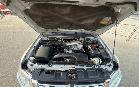 Mitsubishi Pajero IV, 2011 год, 1 797 000 рублей, 14 фотография