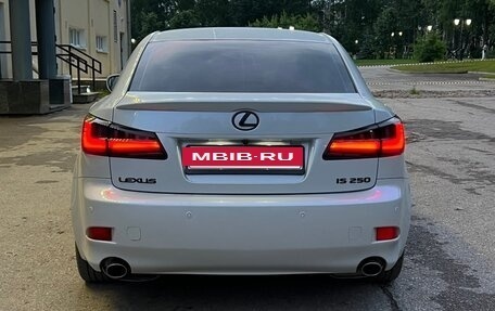 Lexus IS II рестайлинг 2, 2006 год, 1 350 000 рублей, 12 фотография