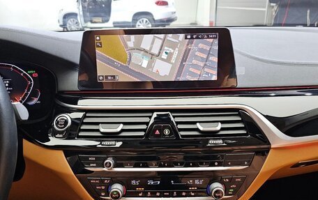 BMW 5 серия, 2019 год, 2 943 000 рублей, 11 фотография