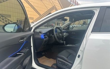 Toyota C-HR I рестайлинг, 2022 год, 1 743 001 рублей, 12 фотография