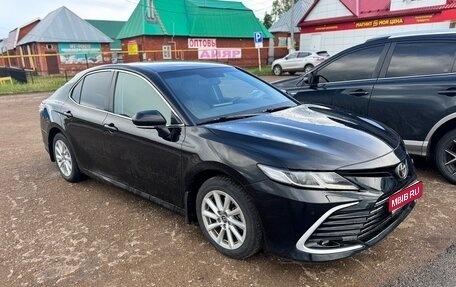 Toyota Camry, 2021 год, 2 000 000 рублей, 1 фотография
