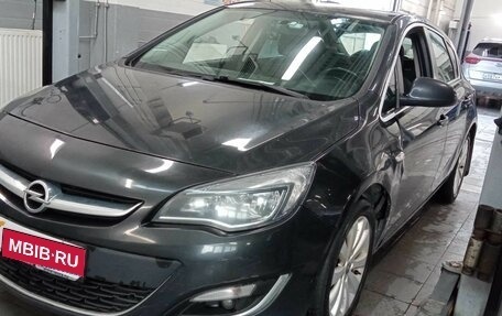 Opel Astra J, 2013 год, 720 000 рублей, 1 фотография