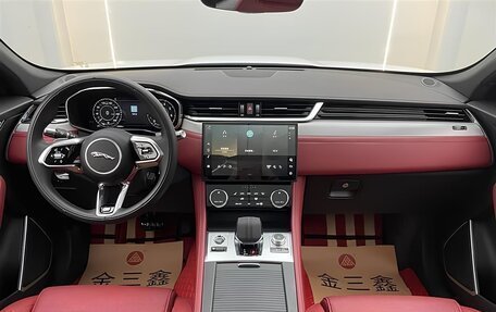 Jaguar F-Pace, 2022 год, 3 850 000 рублей, 8 фотография