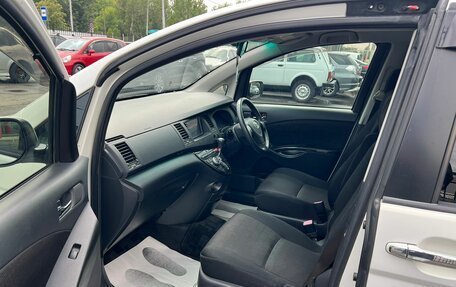 Toyota ISis I, 2011 год, 1 179 000 рублей, 10 фотография